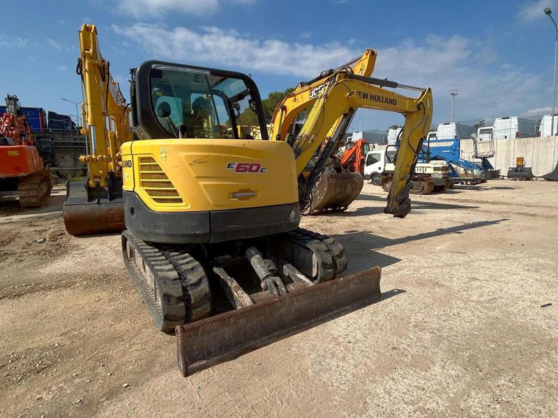 New Holland E60C - حفار صغير: صورة 3 New Holland E60C - حفار صغير: صورة 3