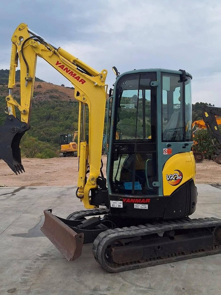 YANMAR VIO30 - حفار صغير: صورة 1 YANMAR VIO30 - حفار صغير: صورة 1