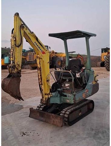 Yanmar B17 - حفار صغير: صورة 1 Yanmar B17 - حفار صغير: صورة 1