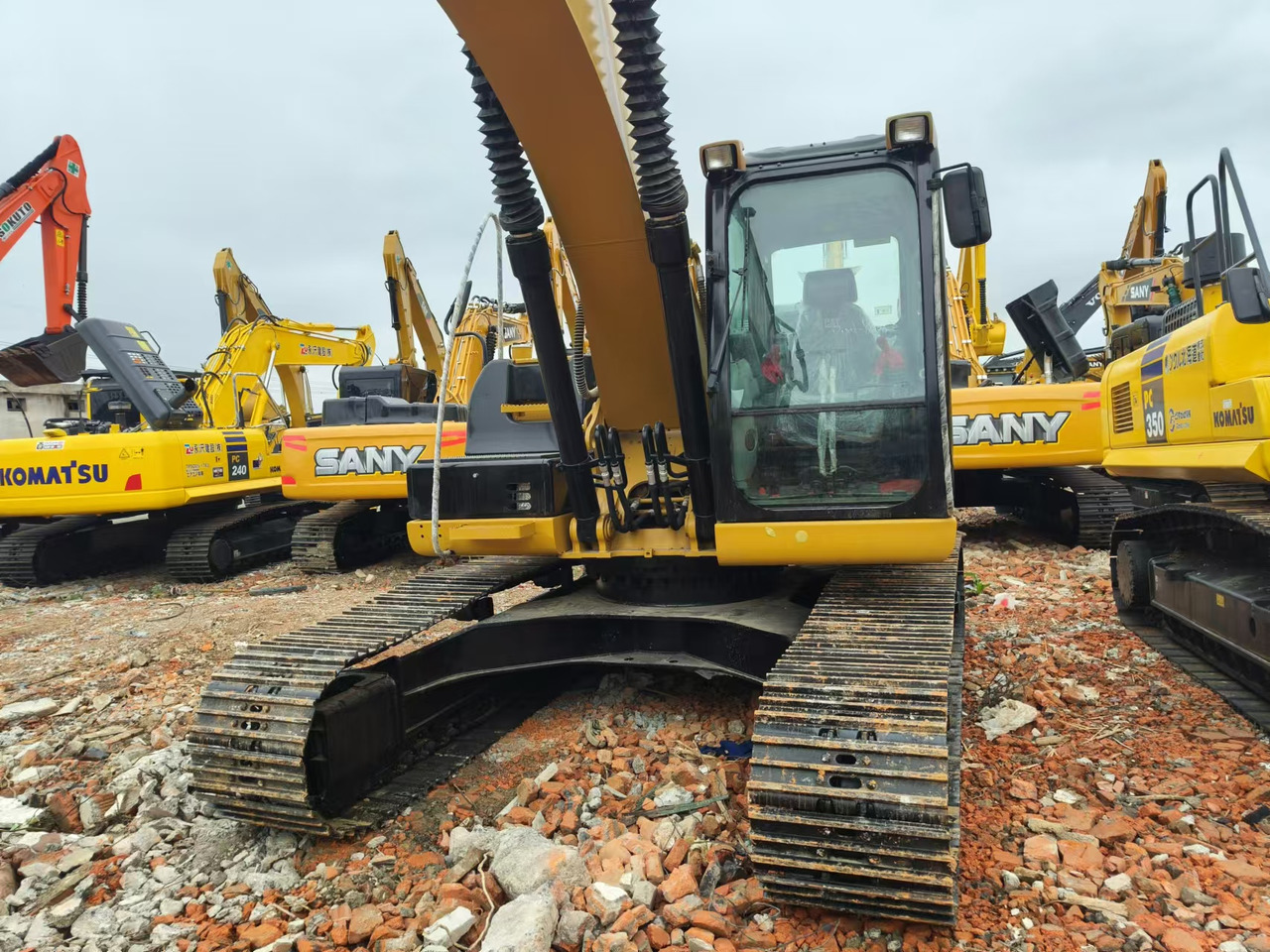 CATERPILLAR 320D2L - حفار زاحف: صورة 4 CATERPILLAR 320D2L - حفار زاحف: صورة 4