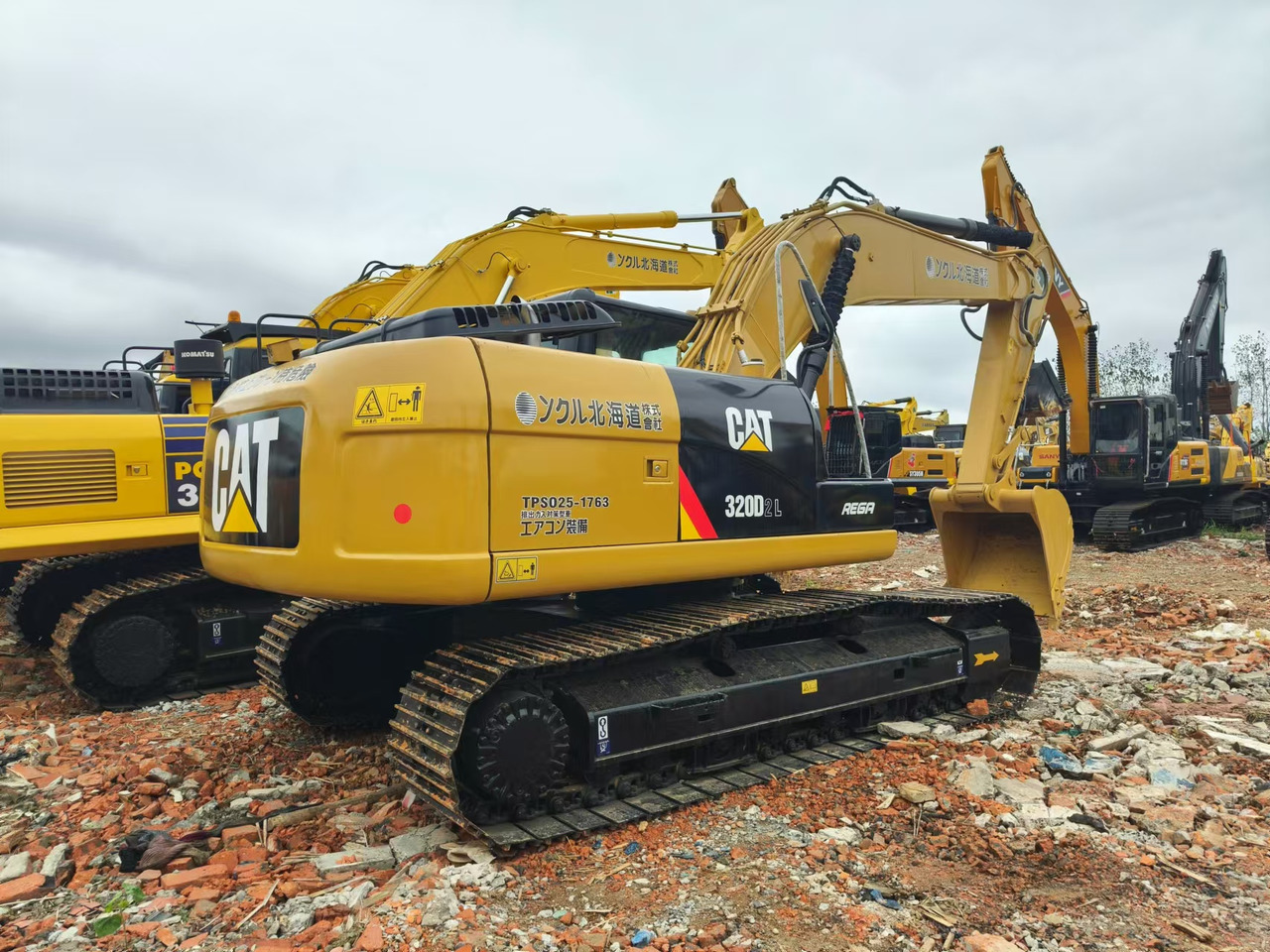 CATERPILLAR 320D2L - حفار زاحف: صورة 1 CATERPILLAR 320D2L - حفار زاحف: صورة 1