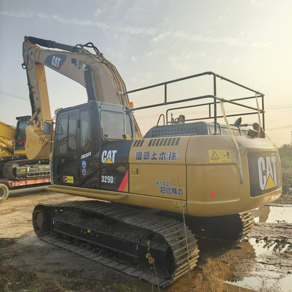CATERPILLAR 329D2 - حفار زاحف: صورة 3 CATERPILLAR 329D2 - حفار زاحف: صورة 3