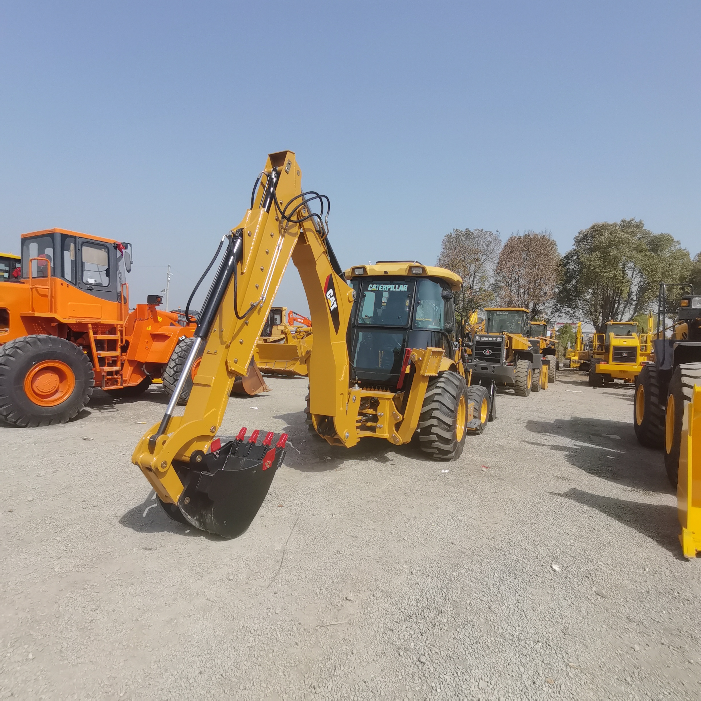 CATERPILLAR 420F - لودر ذو محراث خلفي/ باكهو: صورة 2 CATERPILLAR 420F - لودر ذو محراث خلفي/ باكهو: صورة 2