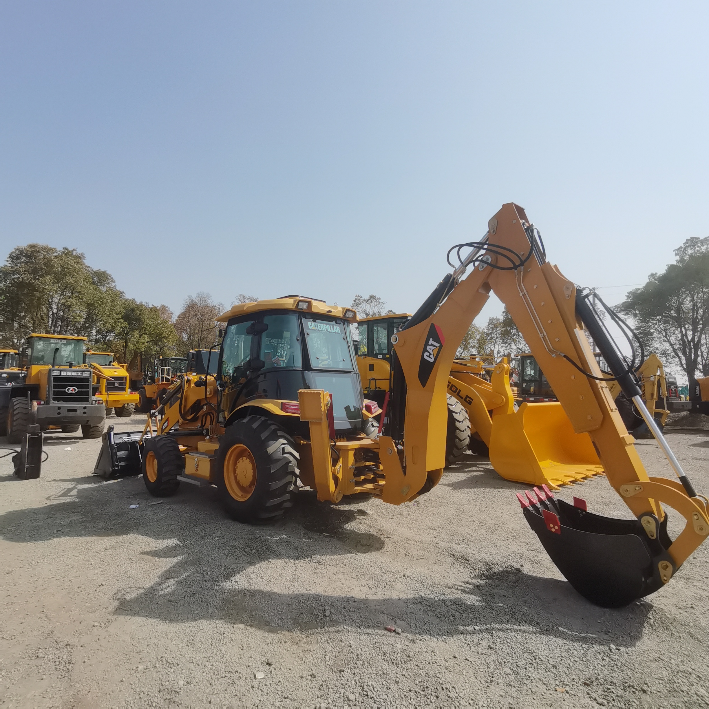 CATERPILLAR 420F - لودر ذو محراث خلفي/ باكهو: صورة 3 CATERPILLAR 420F - لودر ذو محراث خلفي/ باكهو: صورة 3