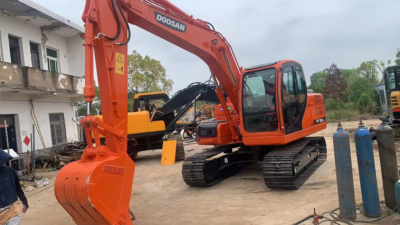 DOOSAN DX150 - حفار زاحف: صورة 3 DOOSAN DX150 - حفار زاحف: صورة 3