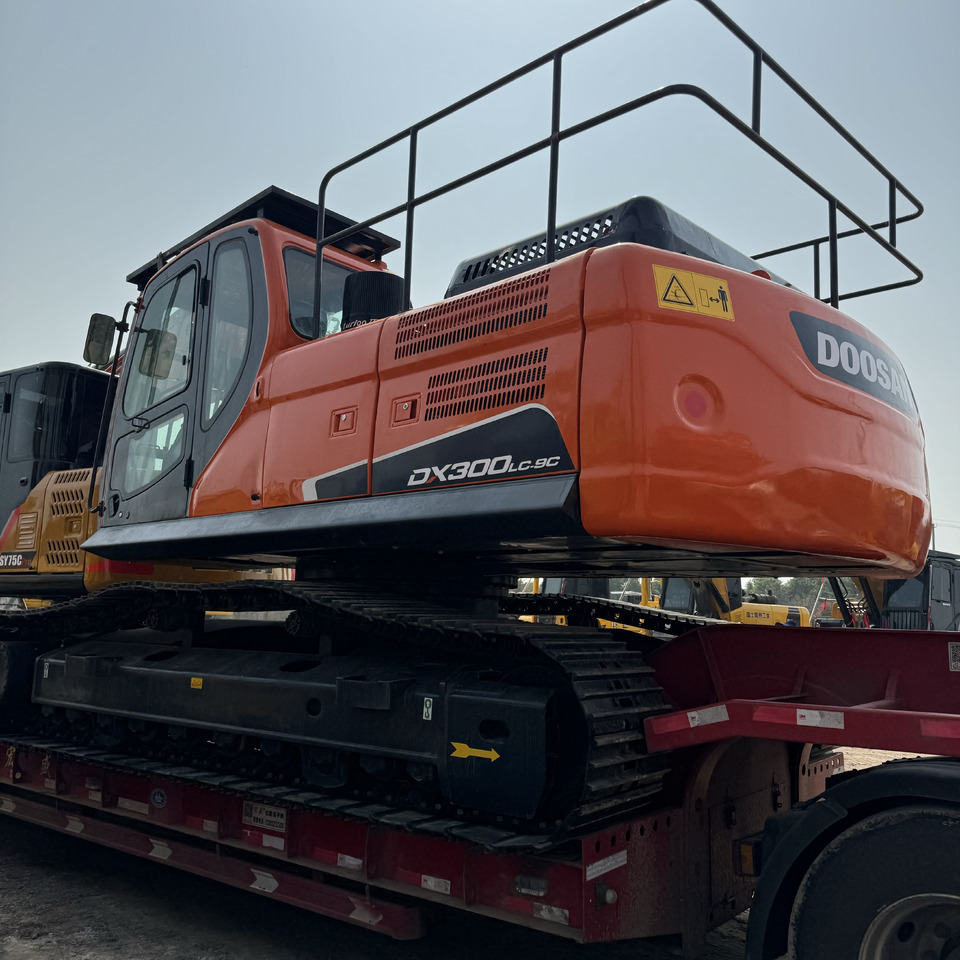 DOOSAN DX300 - حفار زاحف: صورة 3 DOOSAN DX300 - حفار زاحف: صورة 3