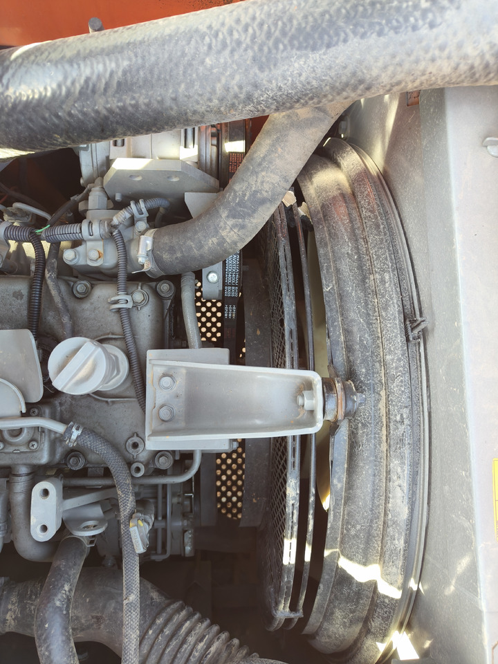 HITACHI ZX130H-5A - حفار زاحف: صورة 4 HITACHI ZX130H-5A - حفار زاحف: صورة 4