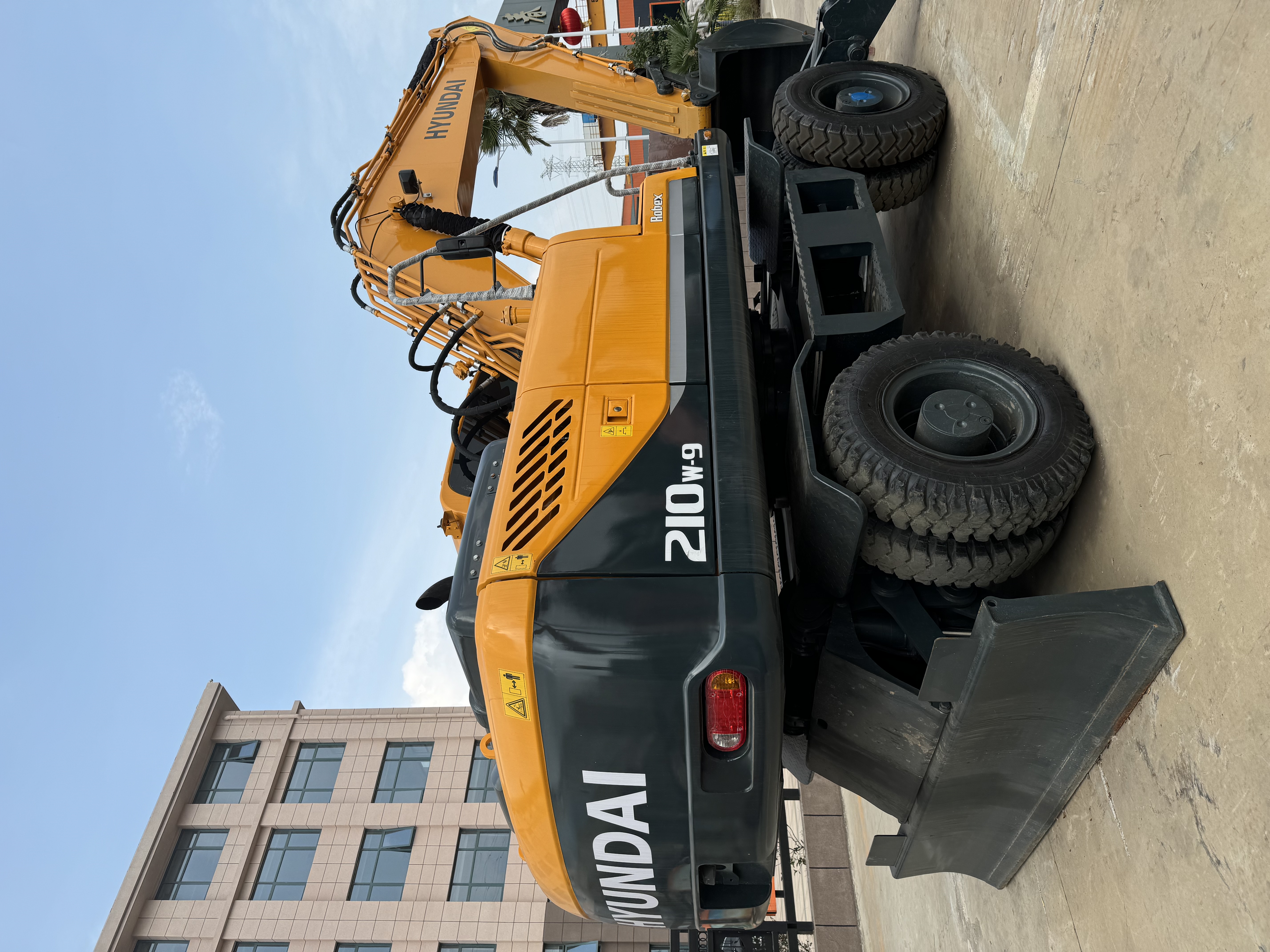 Hyundai 210W-9 - حفار ذو عجلات: صورة 5 Hyundai 210W-9 - حفار ذو عجلات: صورة 5