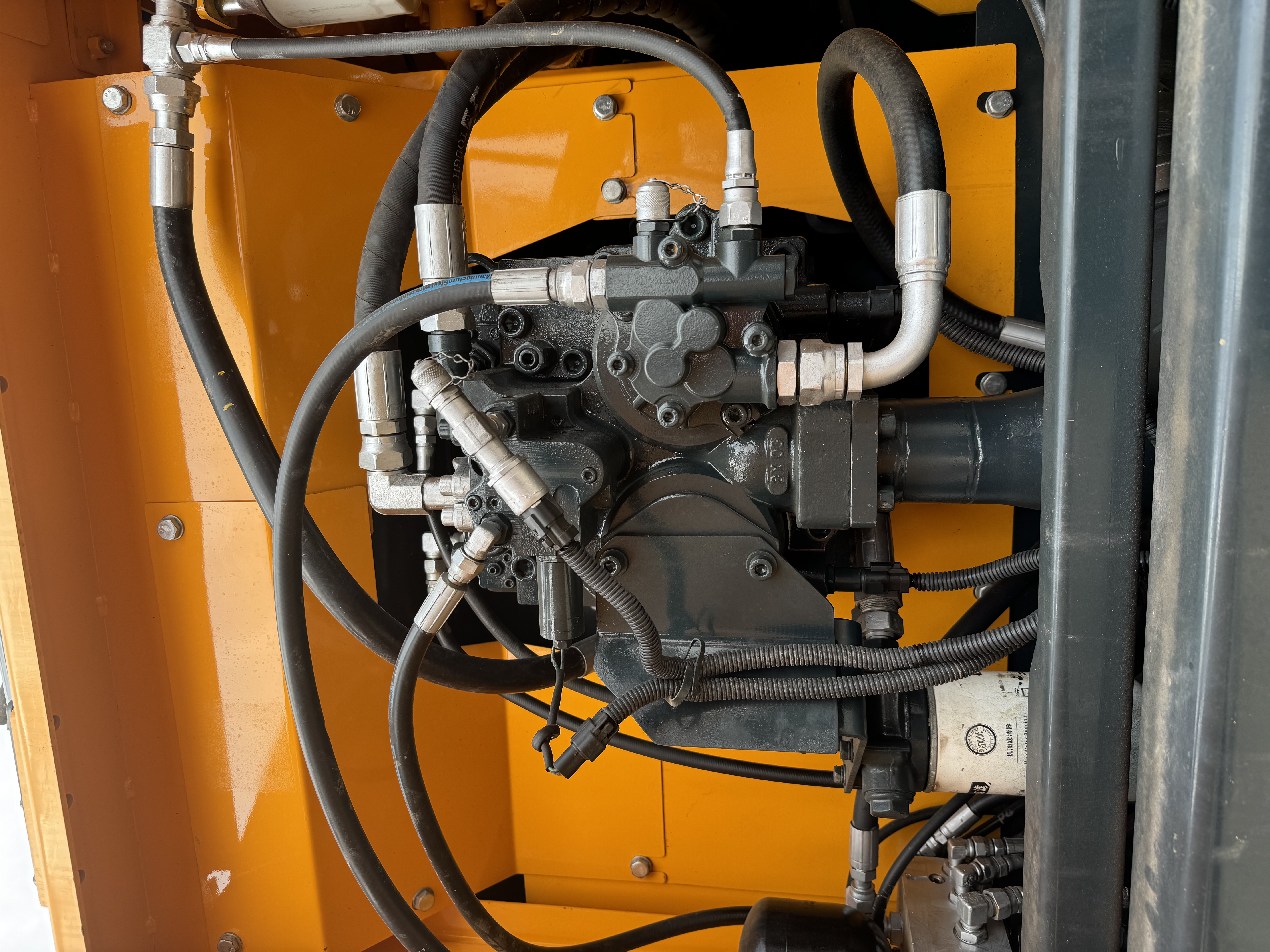 Hyundai 210W-9 - حفار ذو عجلات: صورة 3 Hyundai 210W-9 - حفار ذو عجلات: صورة 3