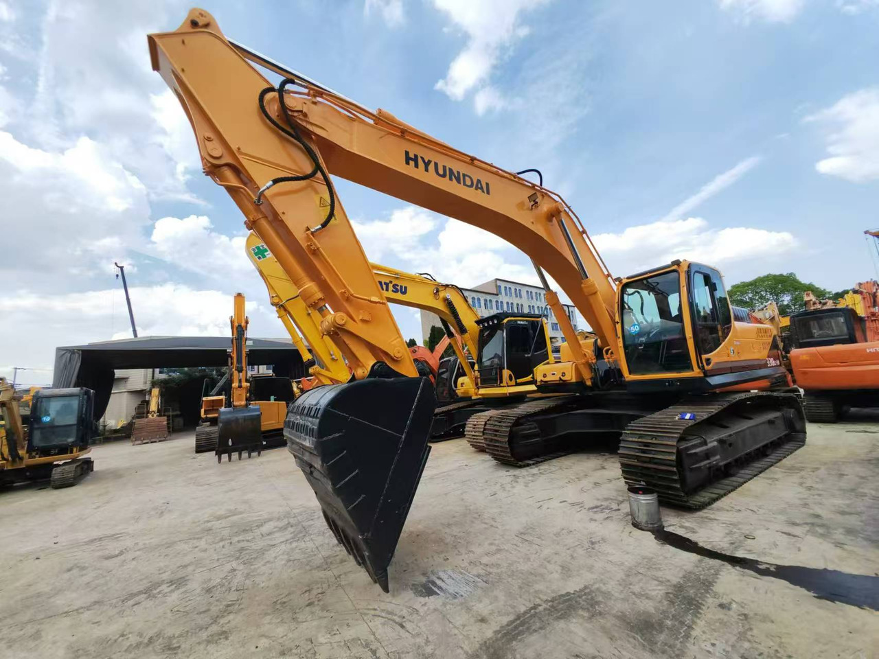 Hyundai HX330 - حفار زاحف: صورة 2 Hyundai HX330 - حفار زاحف: صورة 2