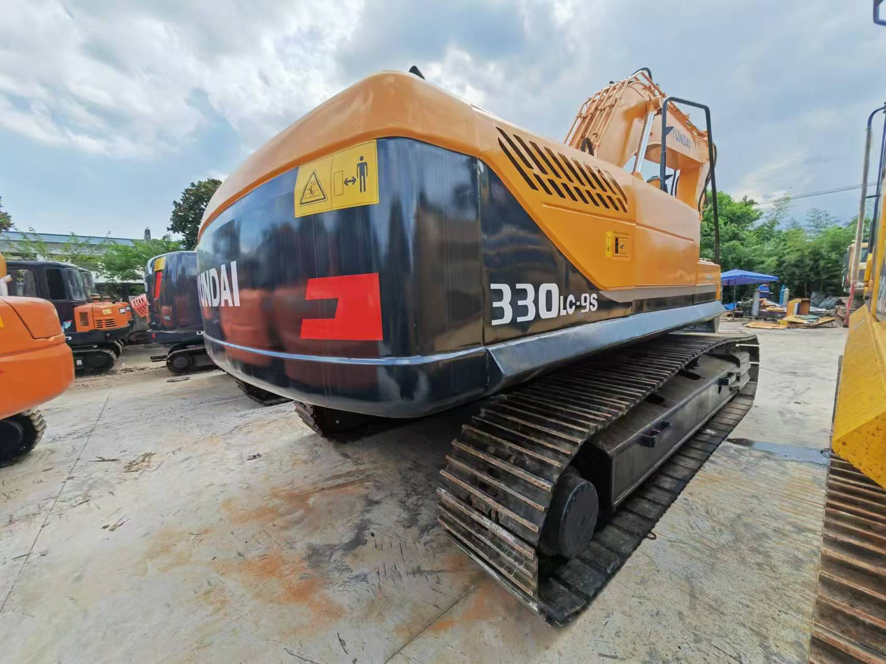 Hyundai HX330 - حفار زاحف: صورة 3 Hyundai HX330 - حفار زاحف: صورة 3