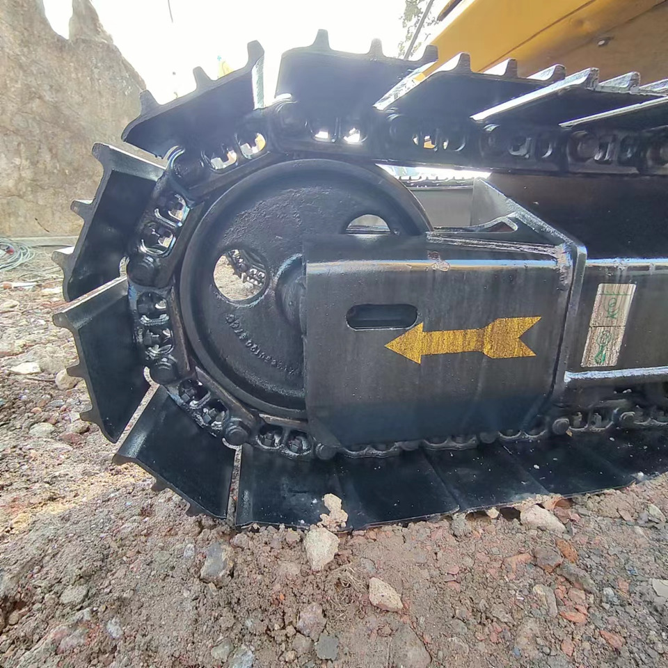 KOMATSU PC130 - حفار زاحف: صورة 4 KOMATSU PC130 - حفار زاحف: صورة 4