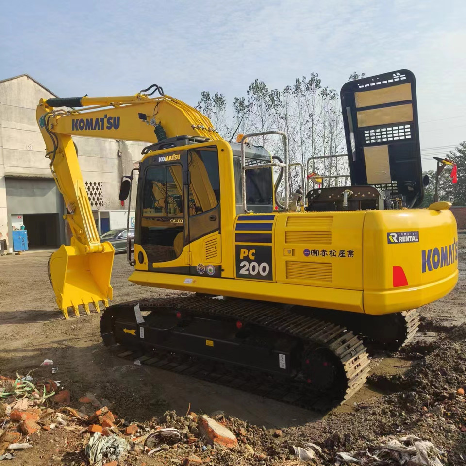 KOMATSU PC200 - حفار زاحف: صورة 1 KOMATSU PC200 - حفار زاحف: صورة 1