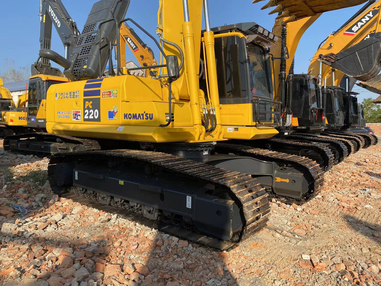 KOMATSU PC220 - حفار زاحف: صورة 4 KOMATSU PC220 - حفار زاحف: صورة 4