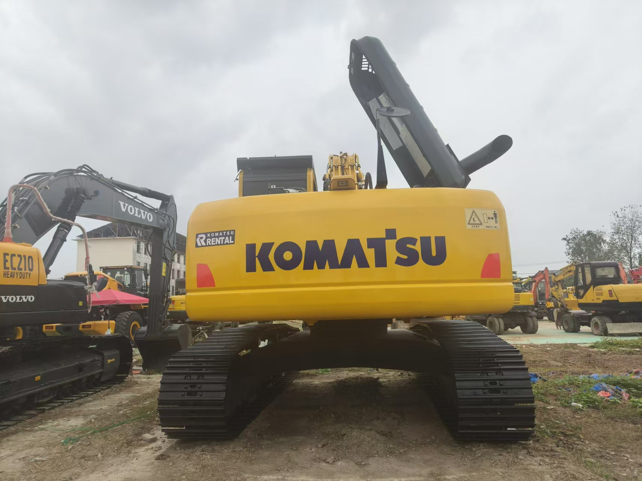 حفار زاحف KOMATSU PC240LC-8: صورة 6