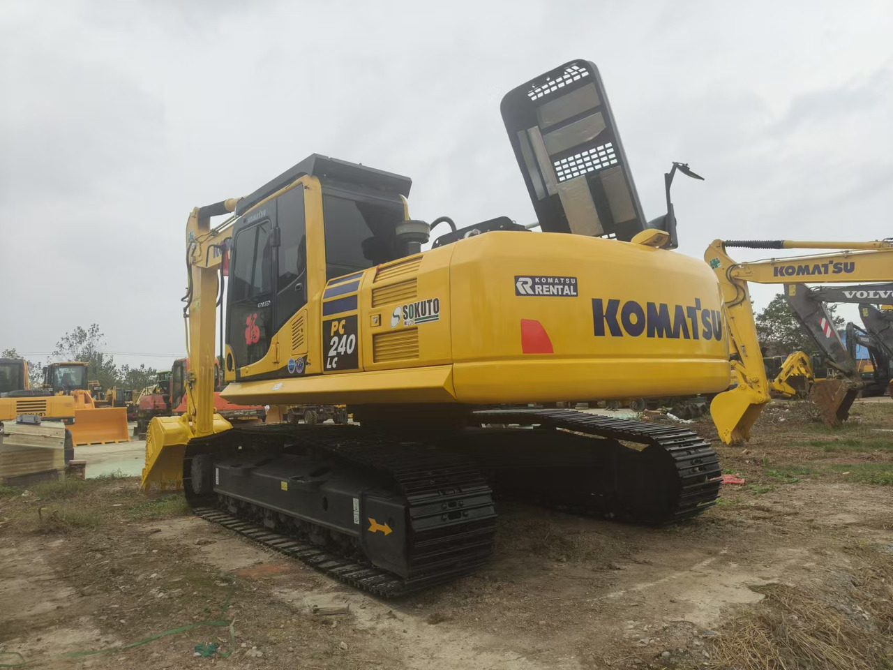 KOMATSU PC240LC-8 - حفار زاحف: صورة 4 KOMATSU PC240LC-8 - حفار زاحف: صورة 4