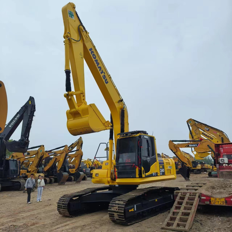 KOMATSU PC240LC-8 - حفار زاحف: صورة 2 KOMATSU PC240LC-8 - حفار زاحف: صورة 2
