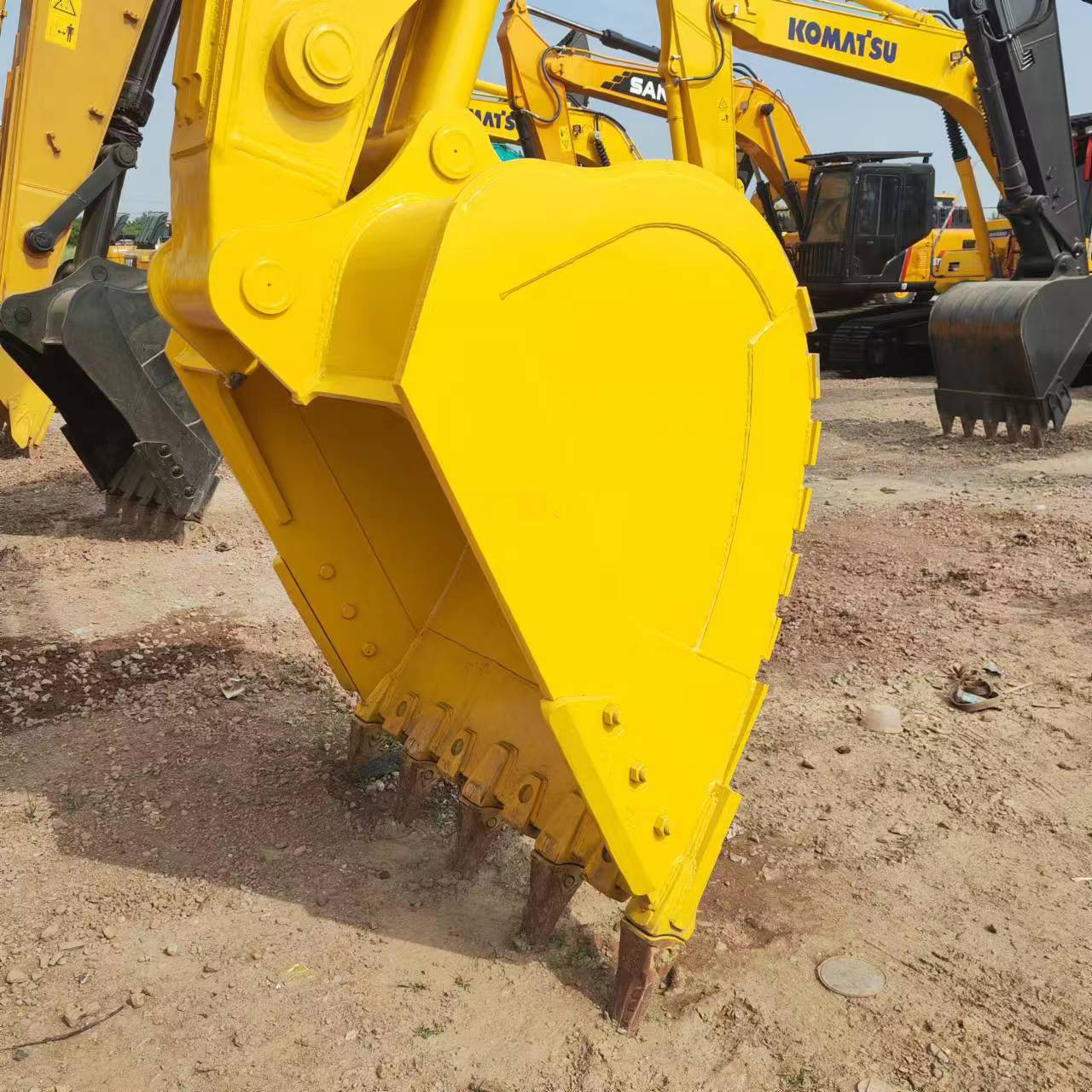 KOMATSU PC350 - حفار زاحف: صورة 5 KOMATSU PC350 - حفار زاحف: صورة 5