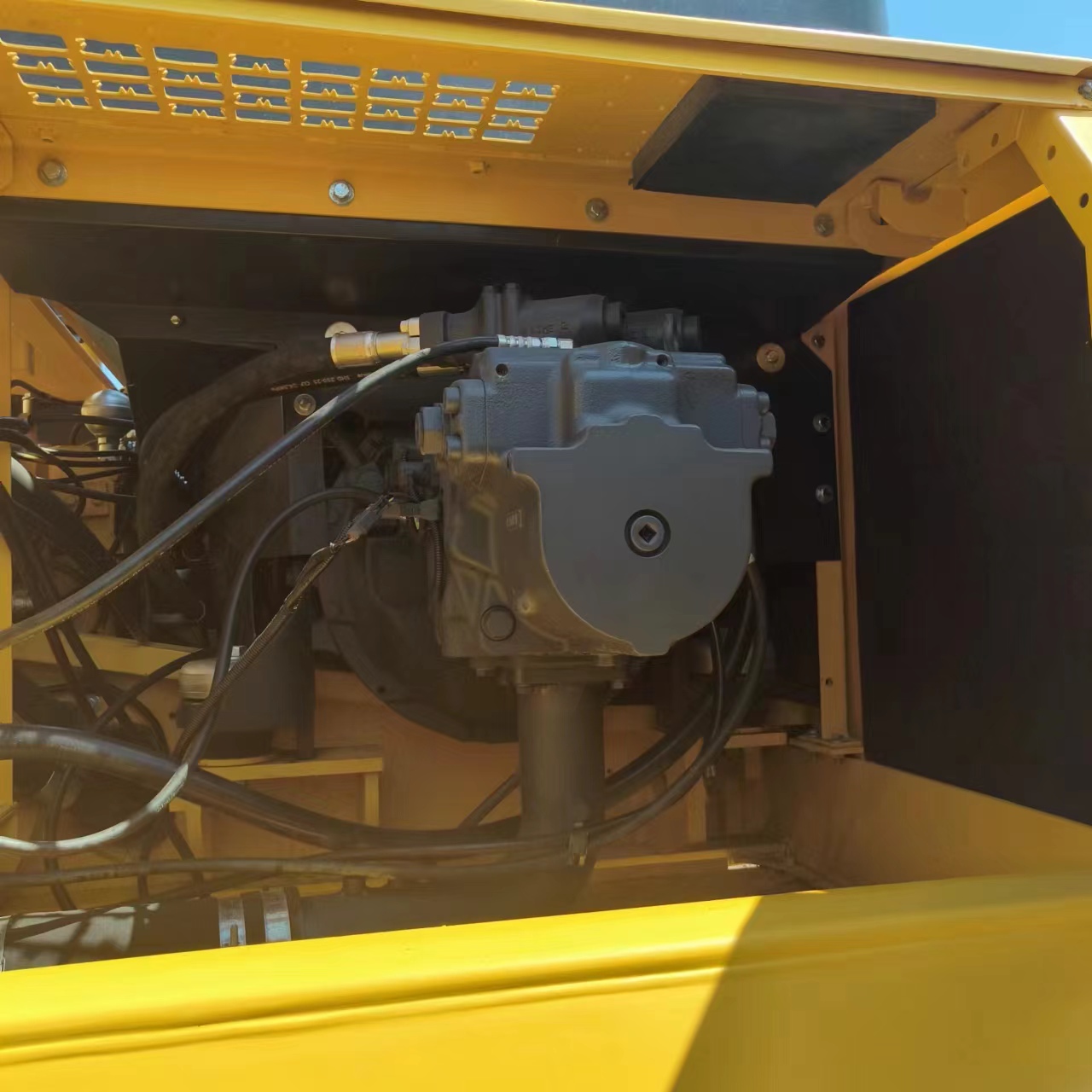 حفار زاحف KOMATSU PC450: صورة 9