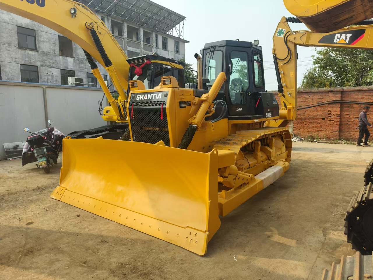 SHANTUI SD16 - بلدوزر: صورة 5 SHANTUI SD16 - بلدوزر: صورة 5