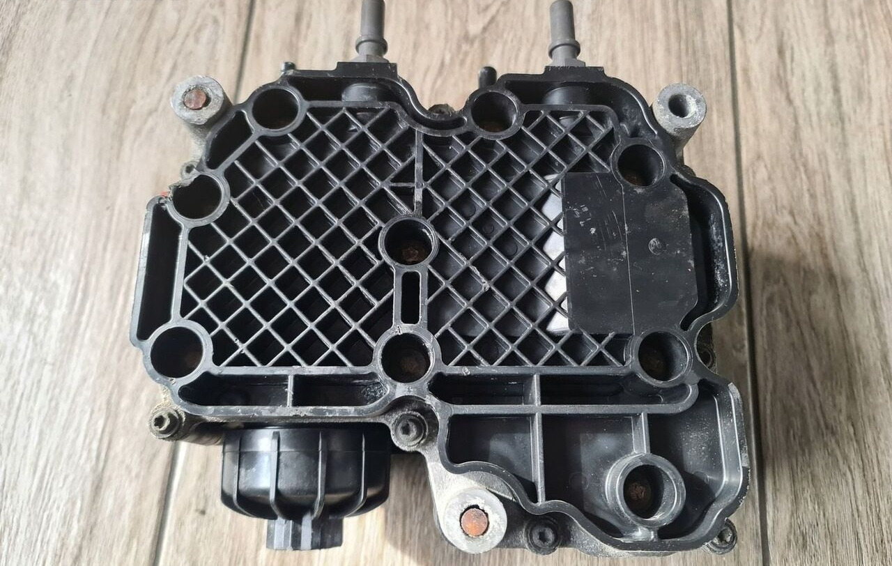 21574975 Volvo FH4 - علبة العادم/ نظام العادم - شاحنة: صورة 2 21574975 Volvo FH4 - علبة العادم/ نظام العادم - شاحنة: صورة 2