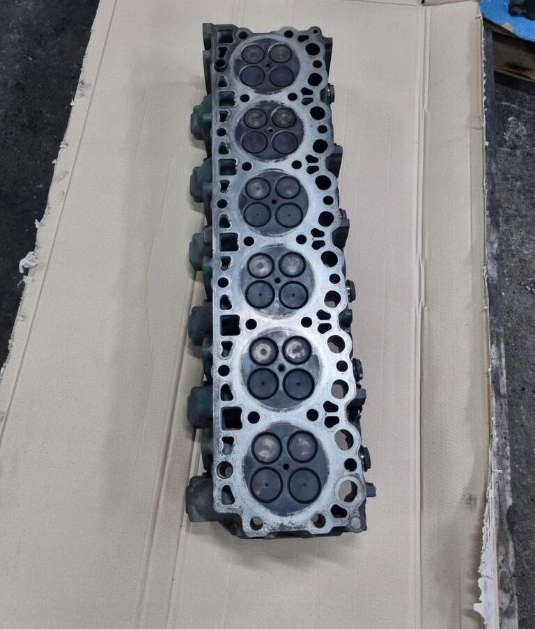 DEUTZ GŁOWICA SILNIKA VOLVO FL FE D7E D7F RENAULT MIDLUM PREMIUM DXI 7 EURO 5 - رأس أسطوانية - شاحنة: صورة 3 DEUTZ GŁOWICA SILNIKA VOLVO FL FE D7E D7F RENAULT MIDLUM PREMIUM DXI 7 EURO 5 - رأس أسطوانية - شاحنة: صورة 3