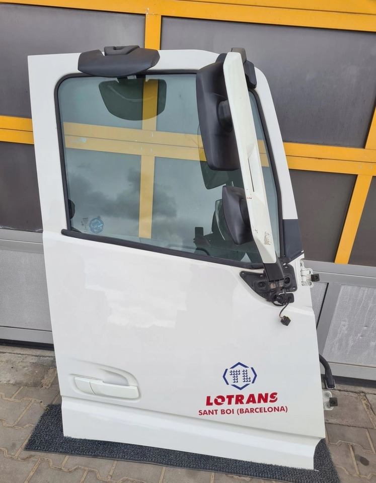 DRZWI KOMPLETNE PRAWE VOLVO FH 4 1103  - باب و قطع الغيار: صورة 2 DRZWI KOMPLETNE PRAWE VOLVO FH 4 1103  - باب و قطع الغيار: صورة 2