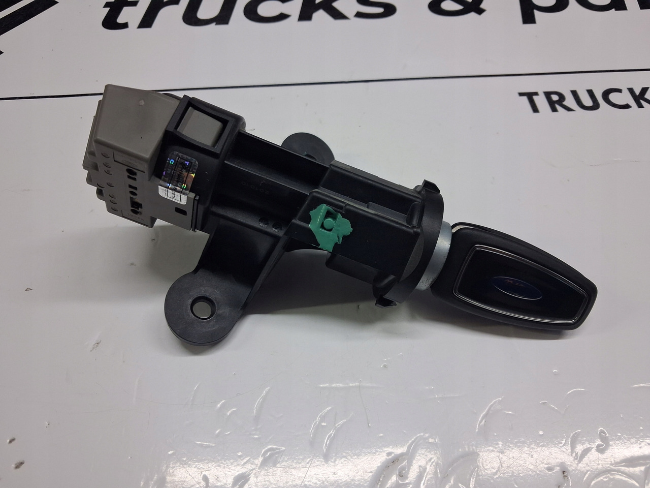 FORD STACYJKA Z KLUCZYKIEM FORD F-MAX EURO 6 - النظام الكهربائي - شاحنة: صورة 3 FORD STACYJKA Z KLUCZYKIEM FORD F-MAX EURO 6 - النظام الكهربائي - شاحنة: صورة 3