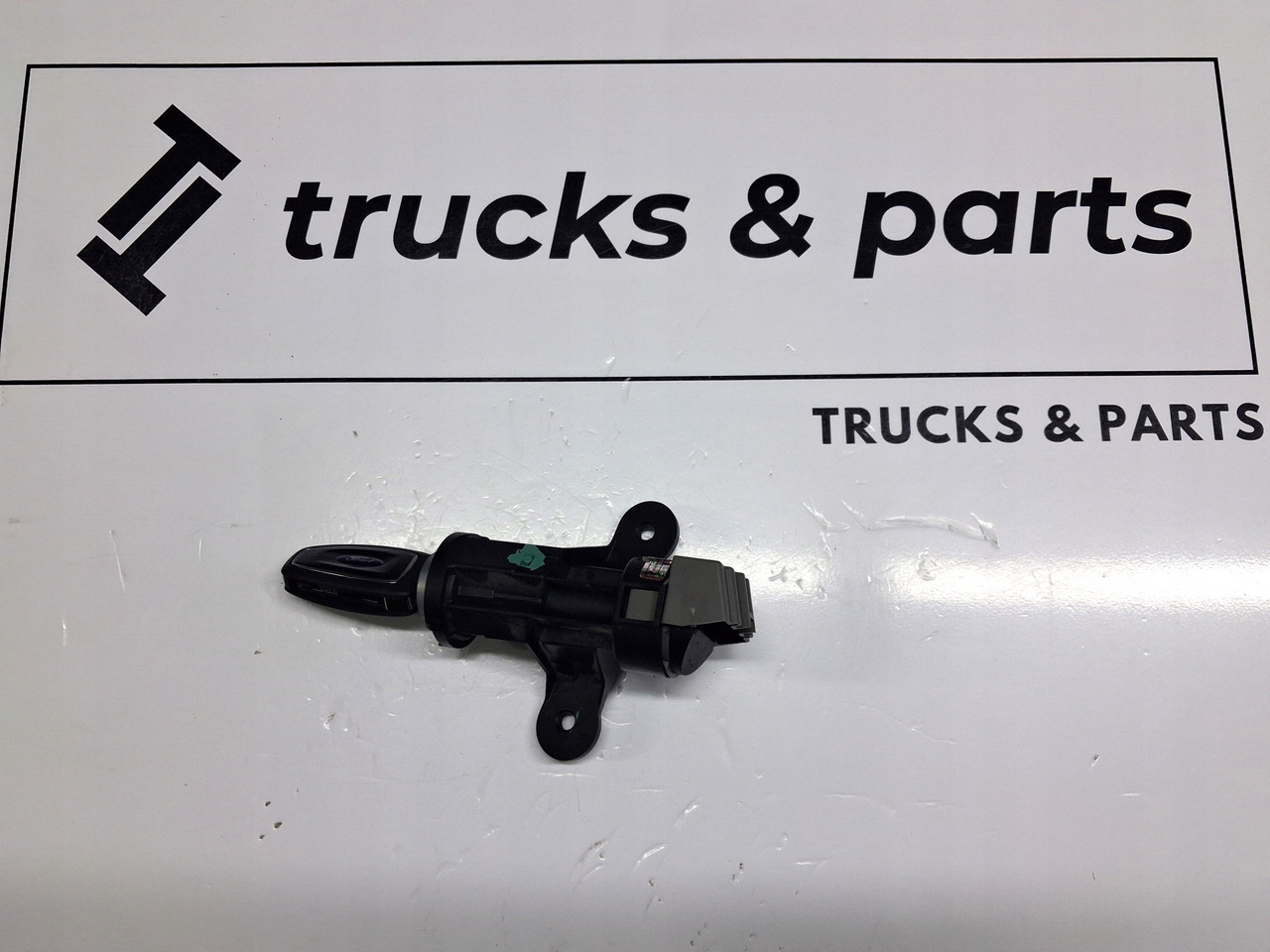 FORD STACYJKA Z KLUCZYKIEM FORD F-MAX EURO 6 - النظام الكهربائي - شاحنة: صورة 1 FORD STACYJKA Z KLUCZYKIEM FORD F-MAX EURO 6 - النظام الكهربائي - شاحنة: صورة 1