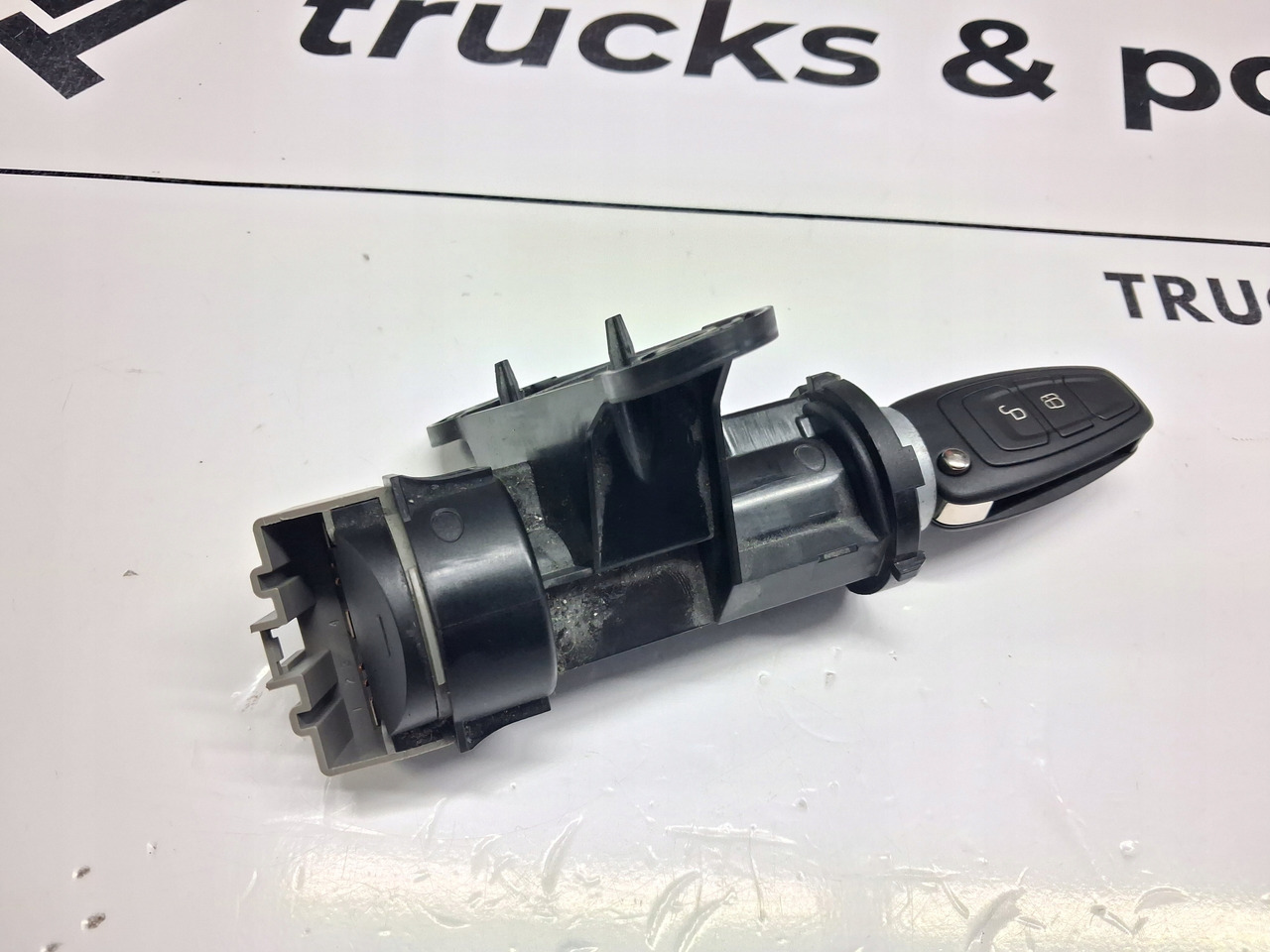 FORD STACYJKA Z KLUCZYKIEM FORD F-MAX EURO 6 - النظام الكهربائي - شاحنة: صورة 5 FORD STACYJKA Z KLUCZYKIEM FORD F-MAX EURO 6 - النظام الكهربائي - شاحنة: صورة 5