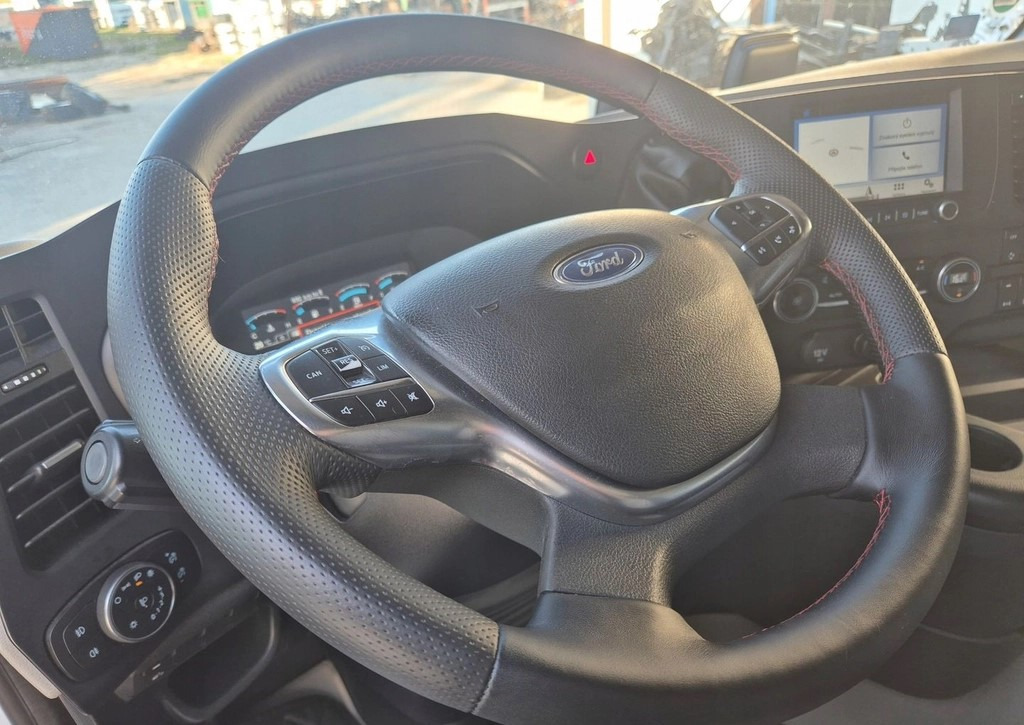 FORD WIELOFUNKCYJNA - عجلة القيادة: صورة 3 FORD WIELOFUNKCYJNA - عجلة القيادة: صورة 3