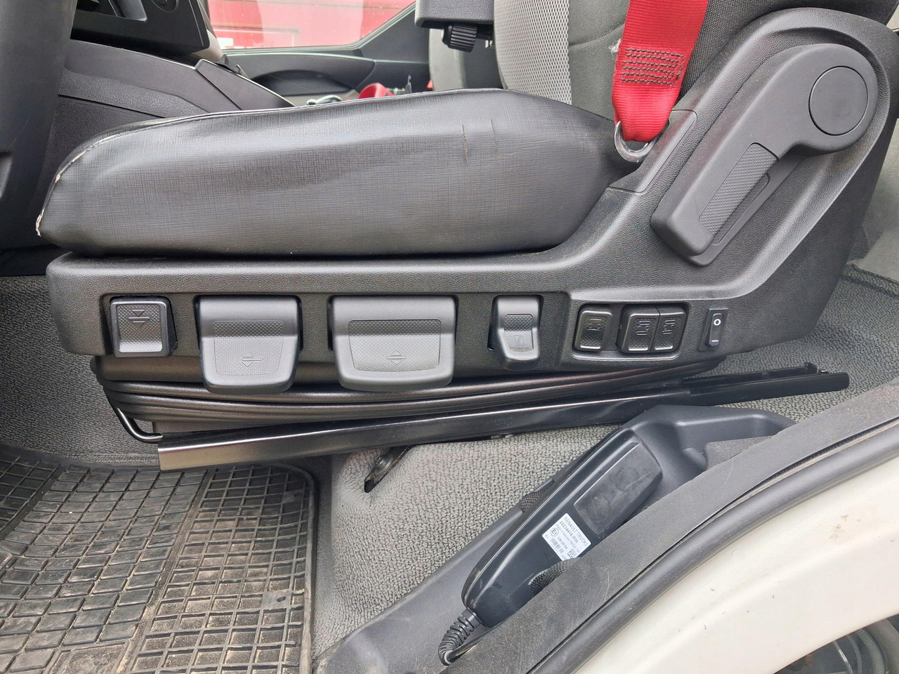 FOTEL KIEROWCY RENAULT GAMA D - مقعد - شاحنة: صورة 2 FOTEL KIEROWCY RENAULT GAMA D - مقعد - شاحنة: صورة 2