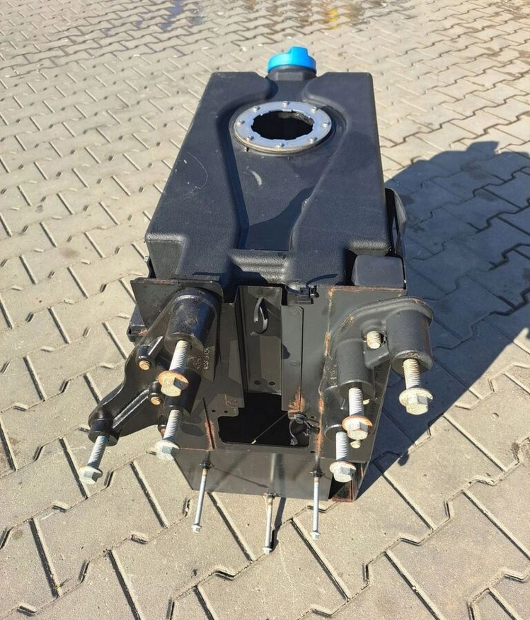 Ford F-MAX CARGO GC46-5J231-AG Ford F-MAX CARGO - خزان سائل AdBlue - شاحنة: صورة 2 Ford F-MAX CARGO GC46-5J231-AG Ford F-MAX CARGO - خزان سائل AdBlue - شاحنة: صورة 2