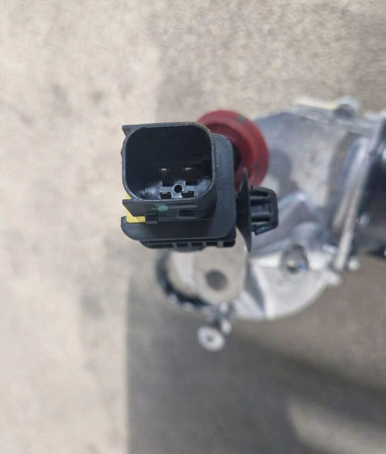 Ford F-MAX CARGO truck - مساحة الزجاج الأمامي - شاحنة: صورة 3 Ford F-MAX CARGO truck - مساحة الزجاج الأمامي - شاحنة: صورة 3