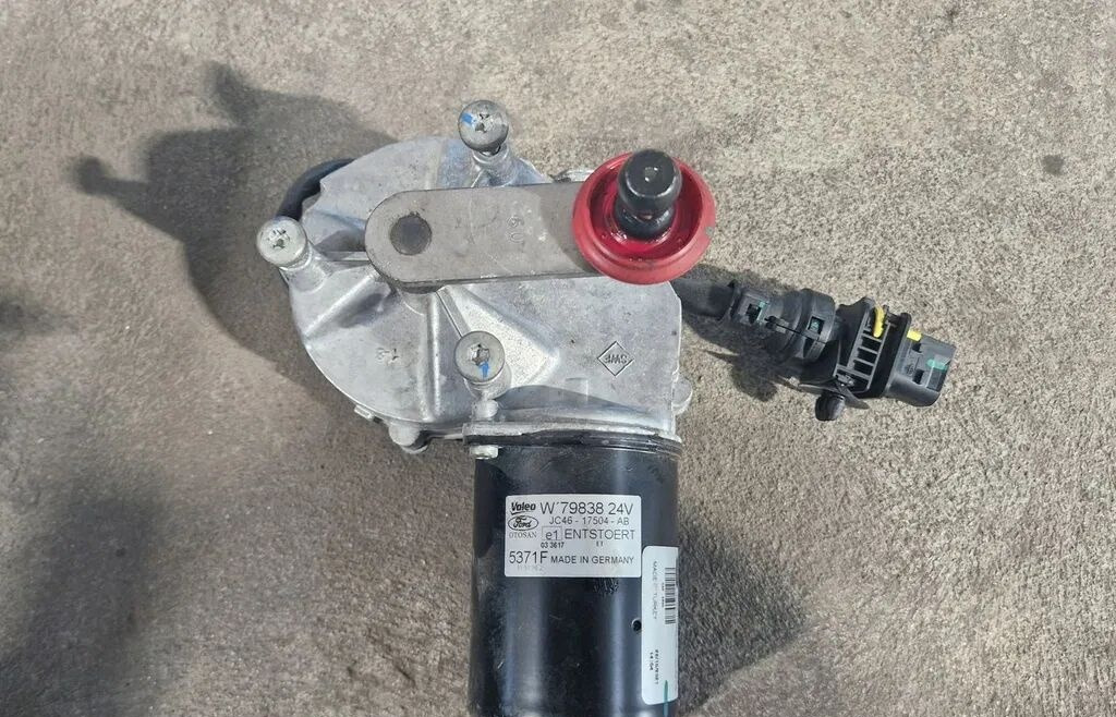 Ford F-MAX CARGO truck - مساحة الزجاج الأمامي - شاحنة: صورة 1 Ford F-MAX CARGO truck - مساحة الزجاج الأمامي - شاحنة: صورة 1