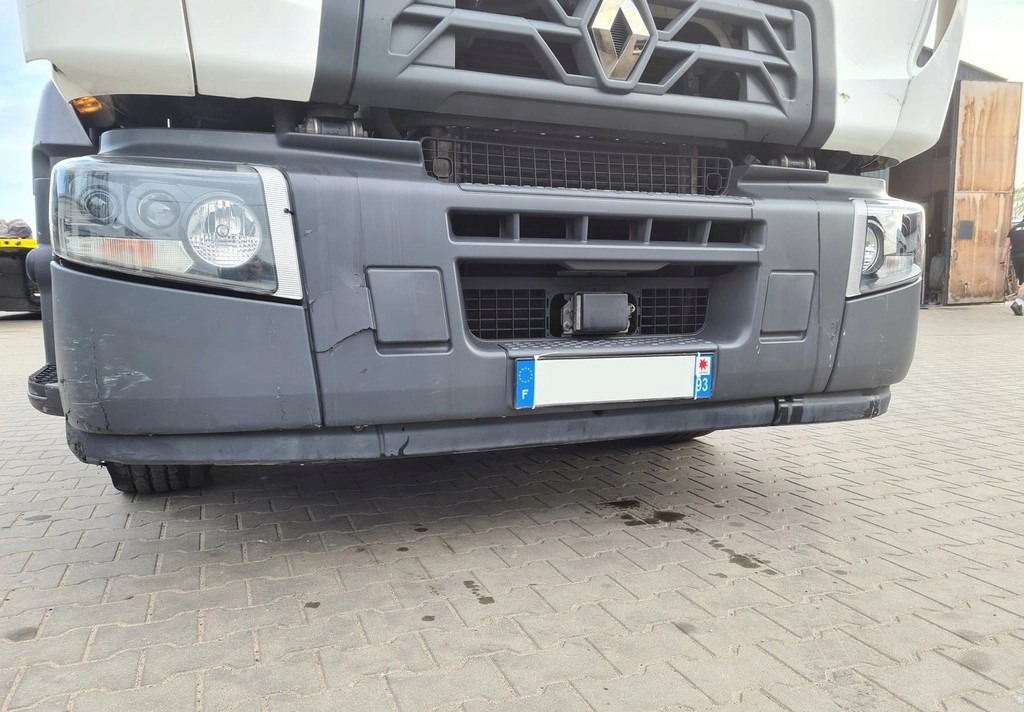KOMPLETNY Z LAMPAMI PRZÓD RENAULT PREMIUM DXI RENAULT GAMA D  - مصد: صورة 1 KOMPLETNY Z LAMPAMI PRZÓD RENAULT PREMIUM DXI RENAULT GAMA D  - مصد: صورة 1