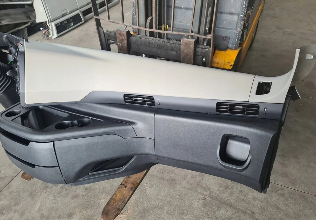 KONSOLA KOMPLETNA KOKPIT DESKA ROZDZIELCZA STELAŻ FORD F-MAX 500 TRUCKS - لوحة العدادات: صورة 5 KONSOLA KOMPLETNA KOKPIT DESKA ROZDZIELCZA STELAŻ FORD F-MAX 500 TRUCKS - لوحة العدادات: صورة 5
