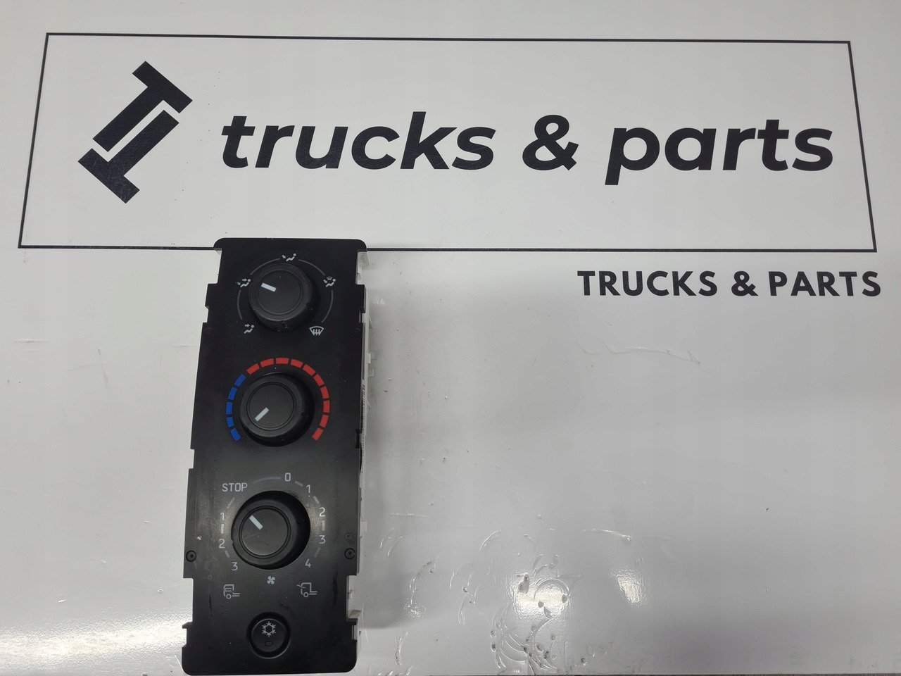 PANEL KLIMATYZACJI NAWIEWU RENAULT DXI LIFT GAMA D WIDE VOLVO FL FE LIFT - الحرارة/ التهوية: صورة 2 PANEL KLIMATYZACJI NAWIEWU RENAULT DXI LIFT GAMA D WIDE VOLVO FL FE LIFT - الحرارة/ التهوية: صورة 2