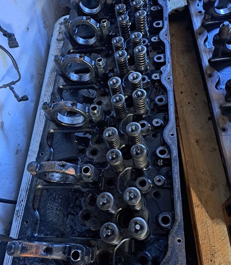 RENAULT GŁOWICA SILNIKA RENAULT PREMIUM KERAX LANDER DXI 11 440 430 450 460 - رأس أسطوانية - شاحنة: صورة 1 RENAULT GŁOWICA SILNIKA RENAULT PREMIUM KERAX LANDER DXI 11 440 430 450 460 - رأس أسطوانية - شاحنة: صورة 1