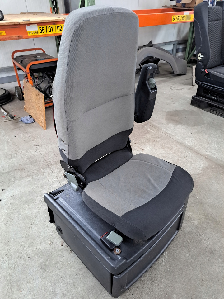 Renault FOTEL OBRACANY SIEDZENIE PASAŻERA RENAULT MAGNUM DXI LIFT VEGA S - مقعد - شاحنة: صورة 1 Renault FOTEL OBRACANY SIEDZENIE PASAŻERA RENAULT MAGNUM DXI LIFT VEGA S - مقعد - شاحنة: صورة 1