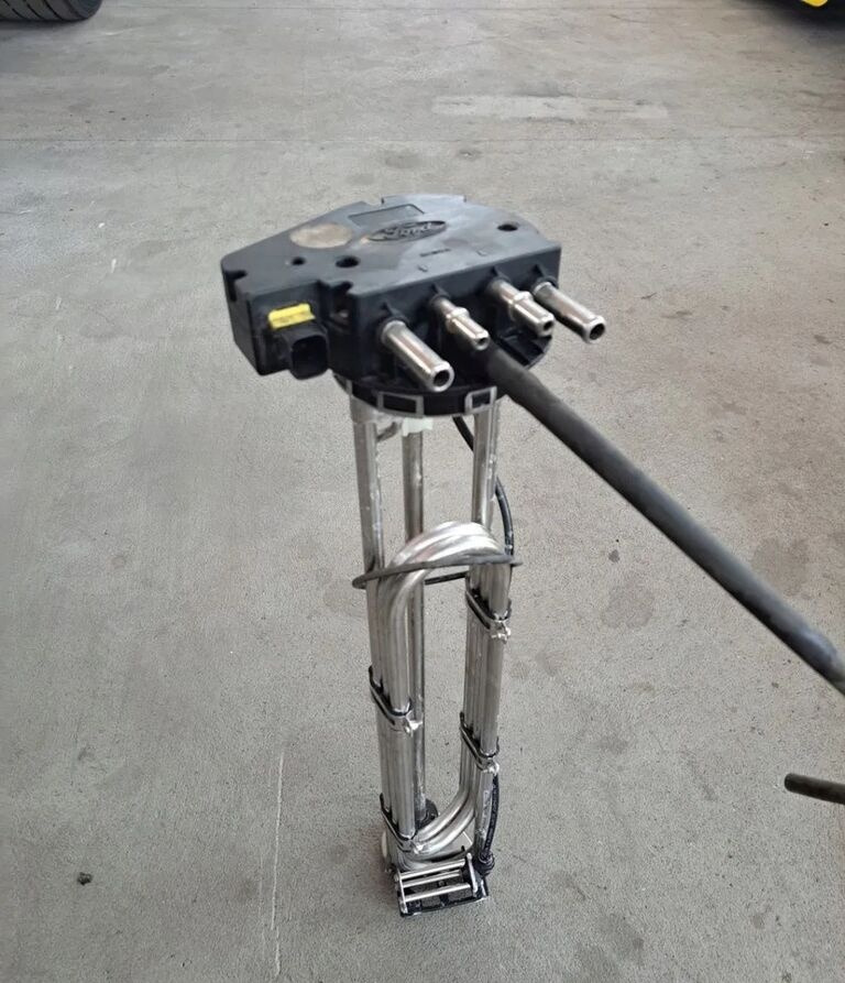 SMOK ADBLUE AD BLUE FORD F-MAX CARGO GC465j241BA 370200 21W23 Ford F-MAX CARGO - علبة العادم/ نظام العادم - شاحنة: صورة 1 SMOK ADBLUE AD BLUE FORD F-MAX CARGO GC465j241BA 370200 21W23 Ford F-MAX CARGO - علبة العادم/ نظام العادم - شاحنة: صورة 1