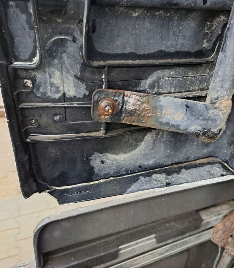 SPOILERY OWIEWKI KABINY KOMPLET VOLVO FH 12 13 XL - الإيروديناميكية/ الجناح الخلفي - شاحنة: صورة 2 SPOILERY OWIEWKI KABINY KOMPLET VOLVO FH 12 13 XL - الإيروديناميكية/ الجناح الخلفي - شاحنة: صورة 2