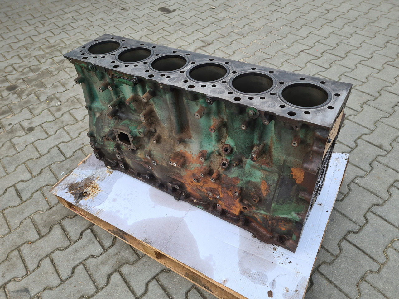 VOLVO BLOK SILNIKA SŁUPEK VOLVO FM FH 13 D13A - مجموعة الأسطوانة - شاحنة: صورة 3 VOLVO BLOK SILNIKA SŁUPEK VOLVO FM FH 13 D13A - مجموعة الأسطوانة - شاحنة: صورة 3