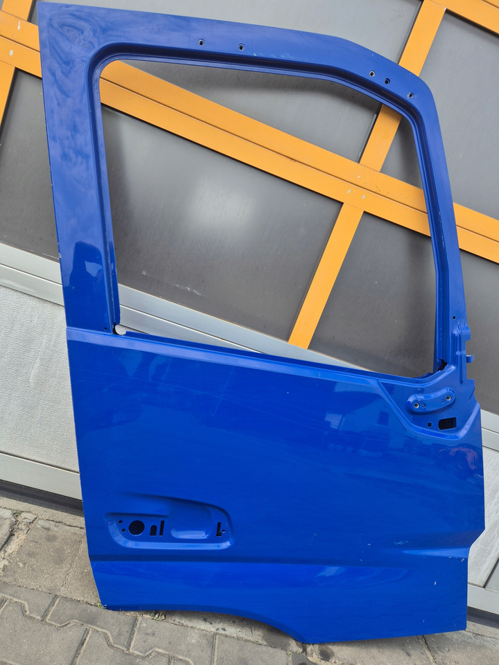 VOLVO DRZWI GOŁE PRAWE VOLVO FM 5 FMX 5 - باب و قطع الغيار - شاحنة: صورة 2 VOLVO DRZWI GOŁE PRAWE VOLVO FM 5 FMX 5 - باب و قطع الغيار - شاحنة: صورة 2