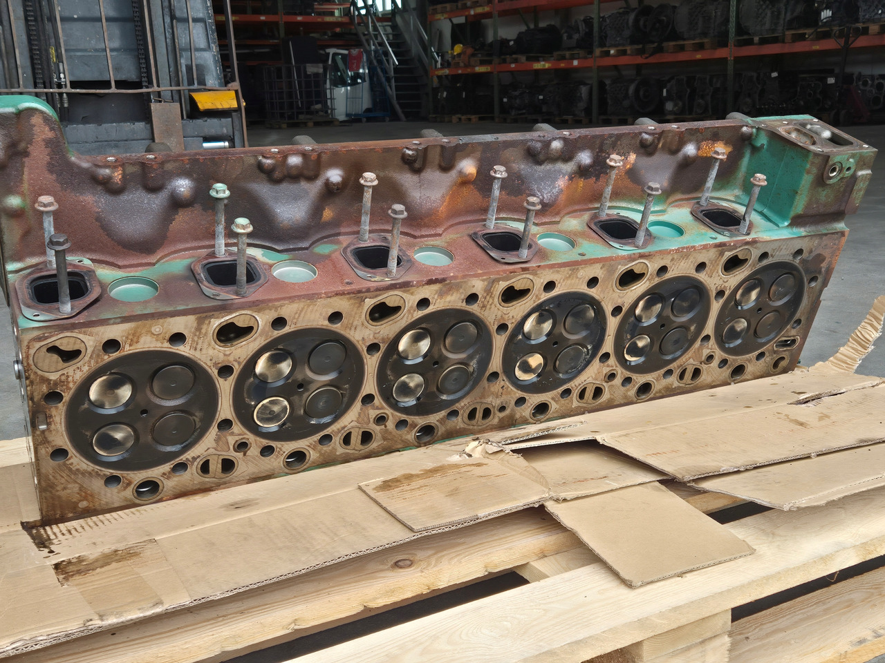 VOLVO GŁOWICA SILNIKA D13K TURBOCOMPOUND RENAULT GAMA EVO VOLVO FH 5 FH4 23436289 - رأس أسطوانية - شاحنة: صورة 1 VOLVO GŁOWICA SILNIKA D13K TURBOCOMPOUND RENAULT GAMA EVO VOLVO FH 5 FH4 23436289 - رأس أسطوانية - شاحنة: صورة 1