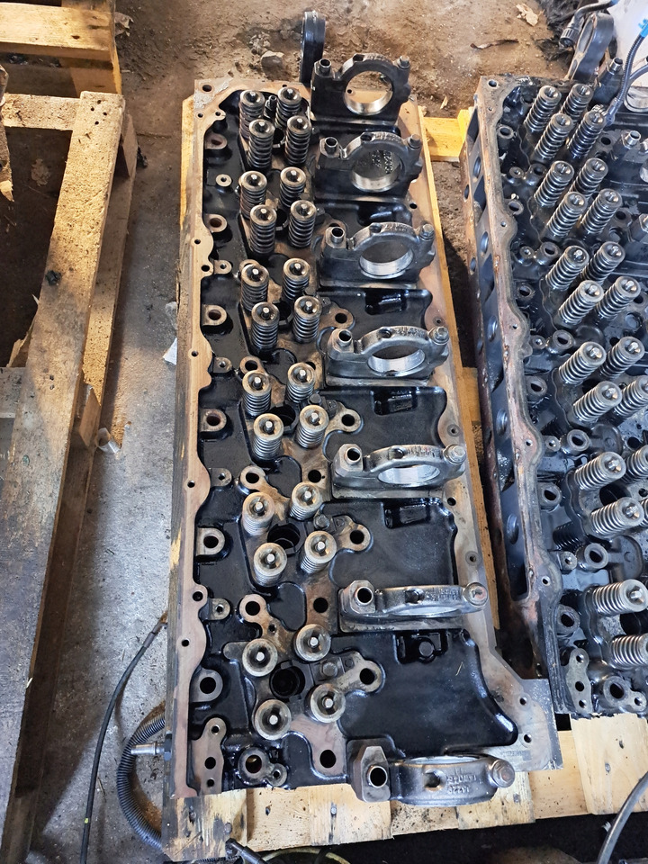 VOLVO GŁOWICA SILNIKA VOLVO FM 4 D11K RENAULT GAMA T DTI 11 430 460 - رأس أسطوانية - شاحنة: صورة 1 VOLVO GŁOWICA SILNIKA VOLVO FM 4 D11K RENAULT GAMA T DTI 11 430 460 - رأس أسطوانية - شاحنة: صورة 1