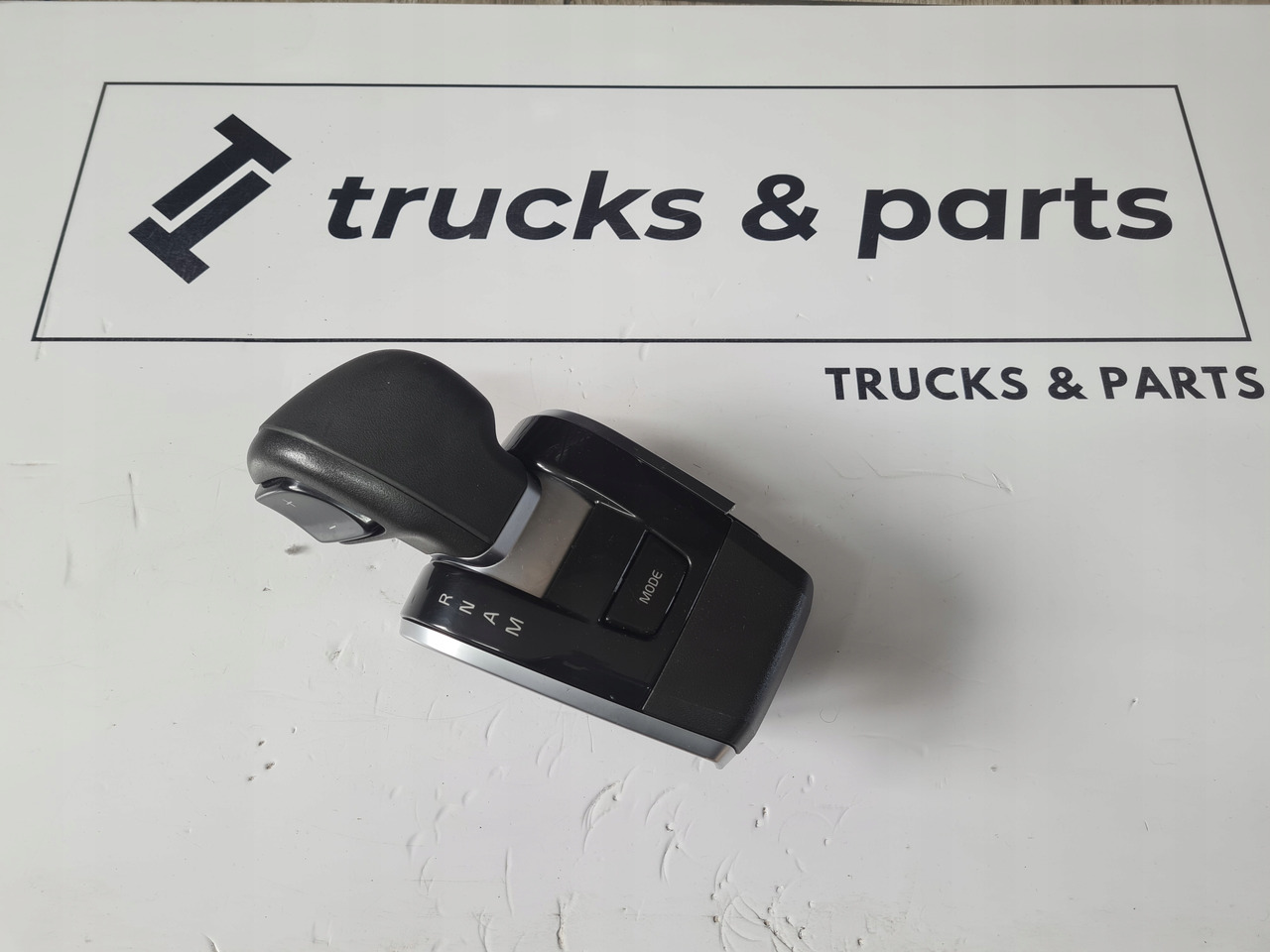 VOLVO JOYSTICK ZMIANY BIEGÓW LEWAREK VOLVO FH 5 FM 5 EURO 6 ORYGINAŁ 22719325 - عتلة تبديل السرعة - شاحنة: صورة 1 VOLVO JOYSTICK ZMIANY BIEGÓW LEWAREK VOLVO FH 5 FM 5 EURO 6 ORYGINAŁ 22719325 - عتلة تبديل السرعة - شاحنة: صورة 1