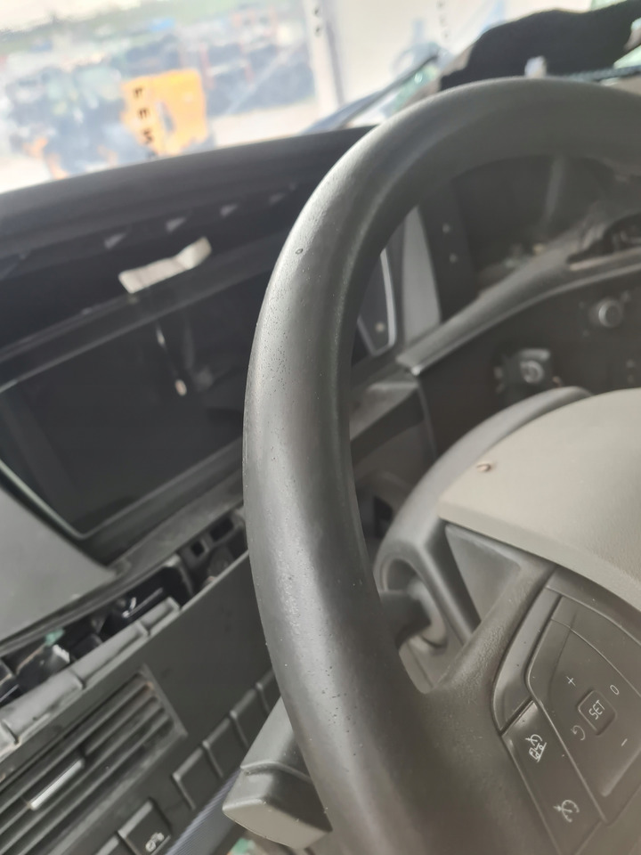 VOLVO KIEROWNICA WIELOFUNKCYJNA KOMPLETNA VOLVO FH 5 FM 5 FMX - عجلة القيادة - شاحنة: صورة 4 VOLVO KIEROWNICA WIELOFUNKCYJNA KOMPLETNA VOLVO FH 5 FM 5 FMX - عجلة القيادة - شاحنة: صورة 4