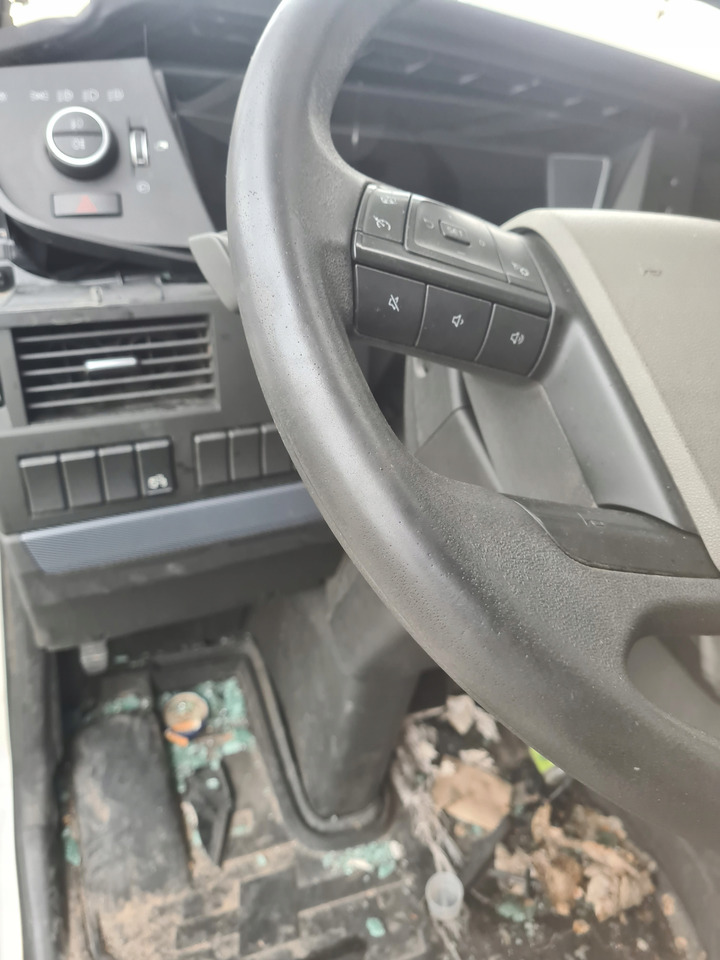 VOLVO KIEROWNICA WIELOFUNKCYJNA KOMPLETNA VOLVO FH 5 FM 5 FMX - عجلة القيادة - شاحنة: صورة 5 VOLVO KIEROWNICA WIELOFUNKCYJNA KOMPLETNA VOLVO FH 5 FM 5 FMX - عجلة القيادة - شاحنة: صورة 5