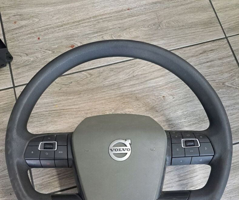 VOLVO KIEROWNICA WIELOFUNKCYJNA VOLVO FH 4 FMX - عجلة القيادة - شاحنة: صورة 1 VOLVO KIEROWNICA WIELOFUNKCYJNA VOLVO FH 4 FMX - عجلة القيادة - شاحنة: صورة 1